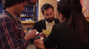 POCO RUIDO Y MUCHAS NUECES